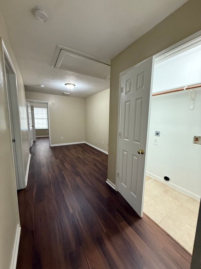 Building Photo - 5909 Allison Rd