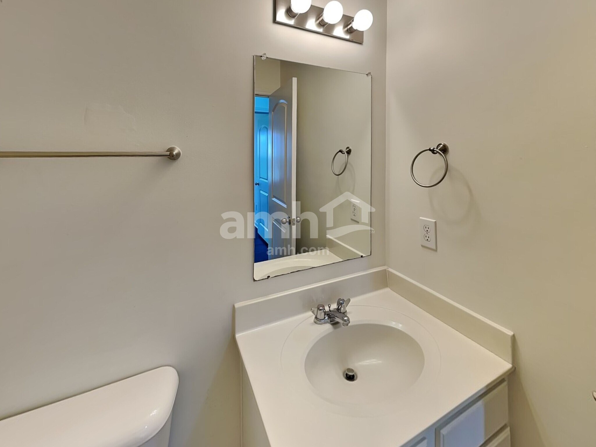 Building Photo - 5840 Mattox Cir