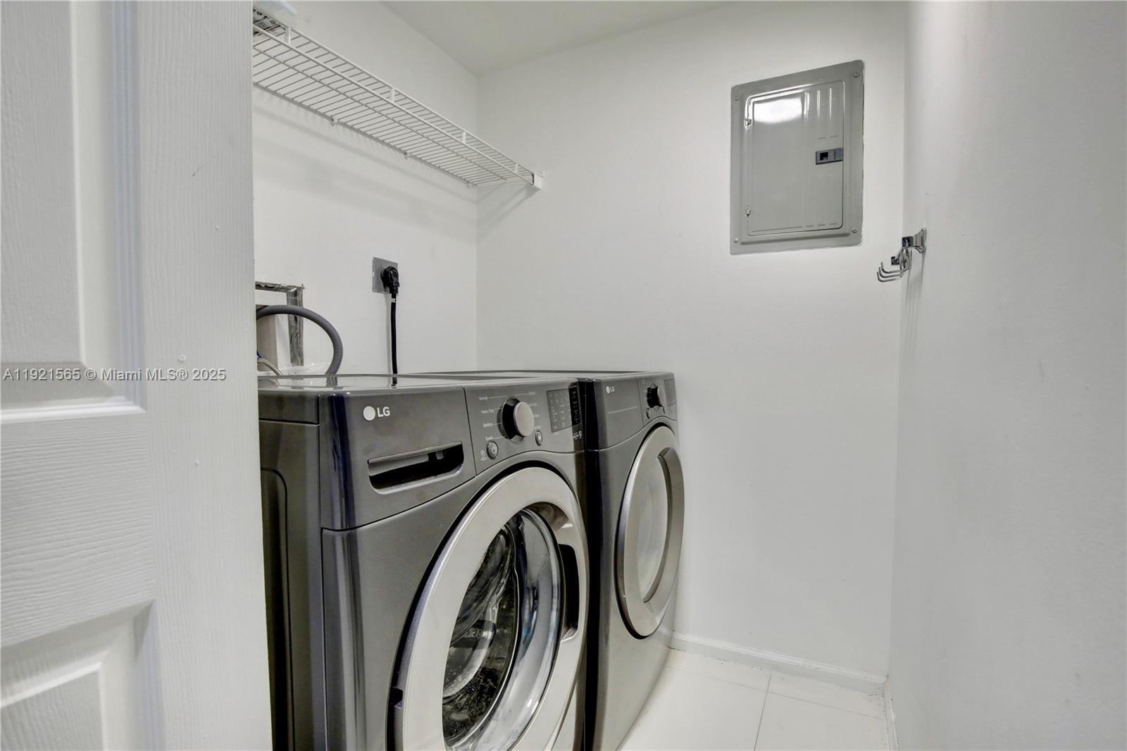 Building Photo - 17100 N Bay Rd