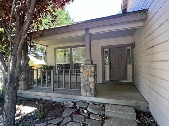 Building Photo - 4185 Falling Water Dr
