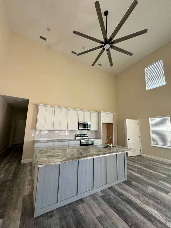 Building Photo - Beautiful modern Townhome in Peaster ISD NO Water Bill -  Fenced Yard - GATED: Spring Move in Spe...