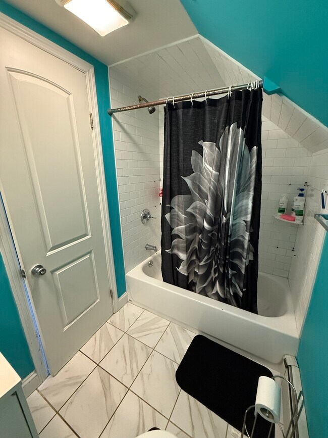 Building Photo - 87 Manhattan Ave