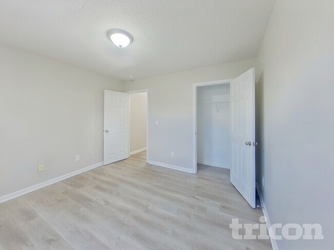 Building Photo - 6 Alderwood Ct