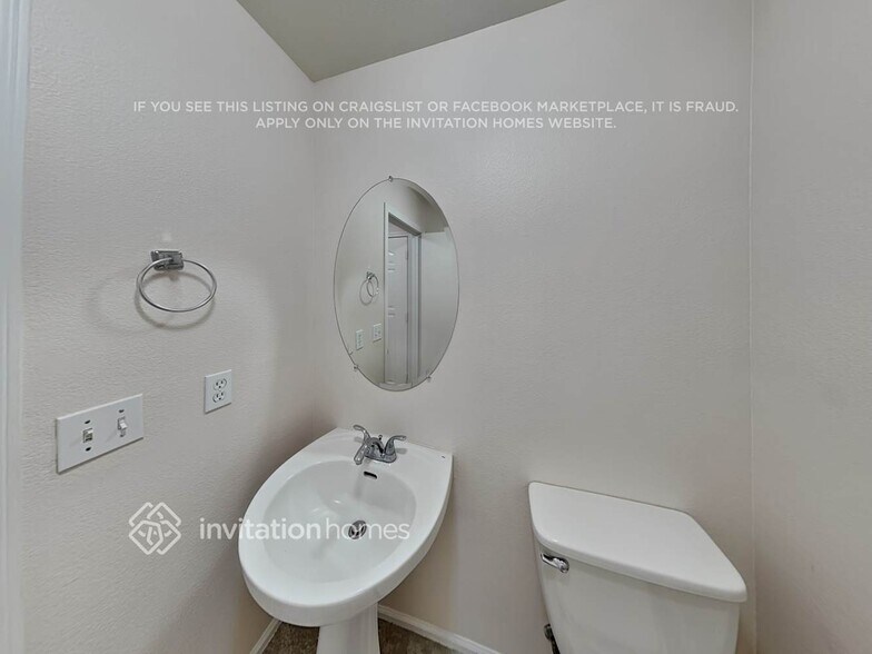 Building Photo - 42575 W Sunland Dr