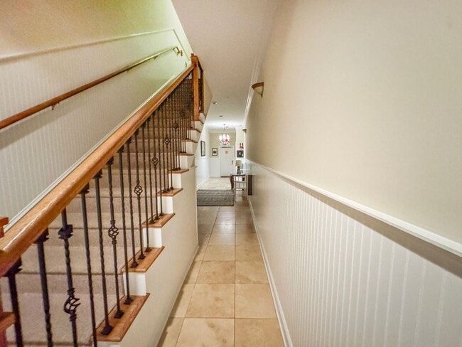 Building Photo - Fully Furnished Waterfront Elegance on Mai...