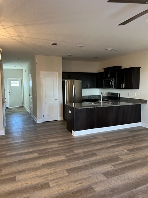 Building Photo - 818 Fairview Dr