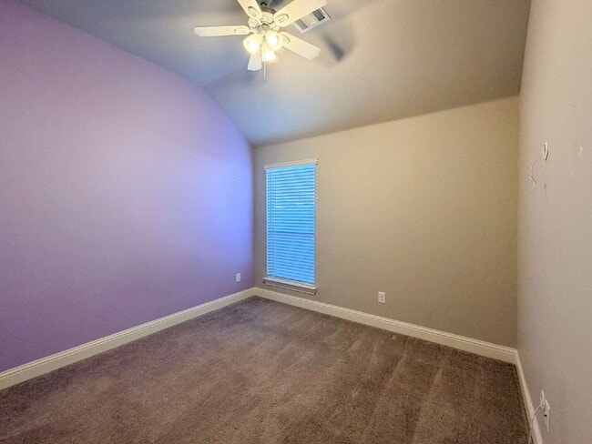 Building Photo - Charming 3-Bed Oasis with 2 Baths and Spacious 2045 Sq Ft Living in Burleson ISD!