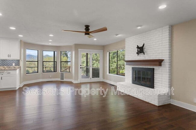 Building Photo - 1688 El Capitan Dr