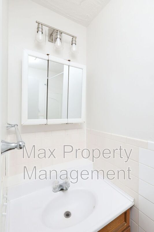 Building Photo - 530 Laurel St