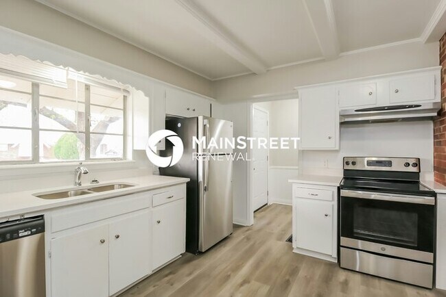 Building Photo - 3 Bedroom Pet-Friendly Home in OKLAHOMA CI...