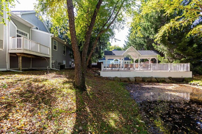 Building Photo - 1093 Fairways Blvd