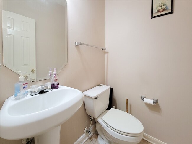 Building Photo - 8002 Weeping Willow Pl