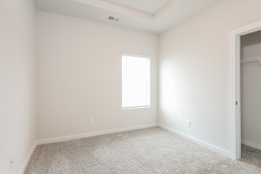 Building Photo - 9949 Hunter Pl