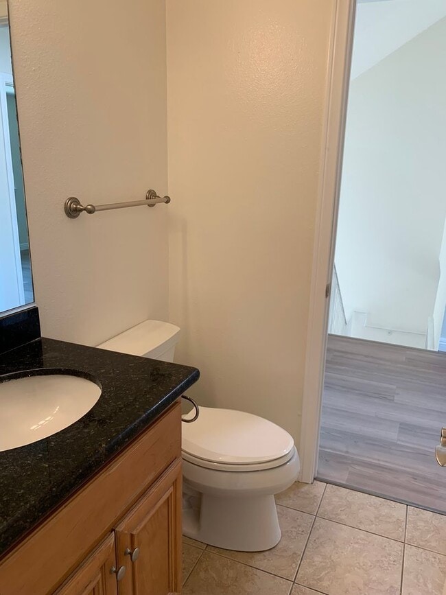 Building Photo - Charming Two-Story Home in Vista with Spac...