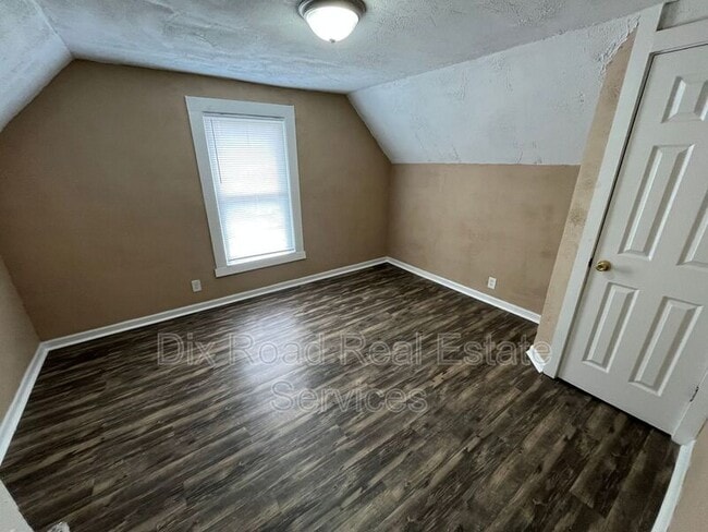Building Photo - 648 Minor Ave