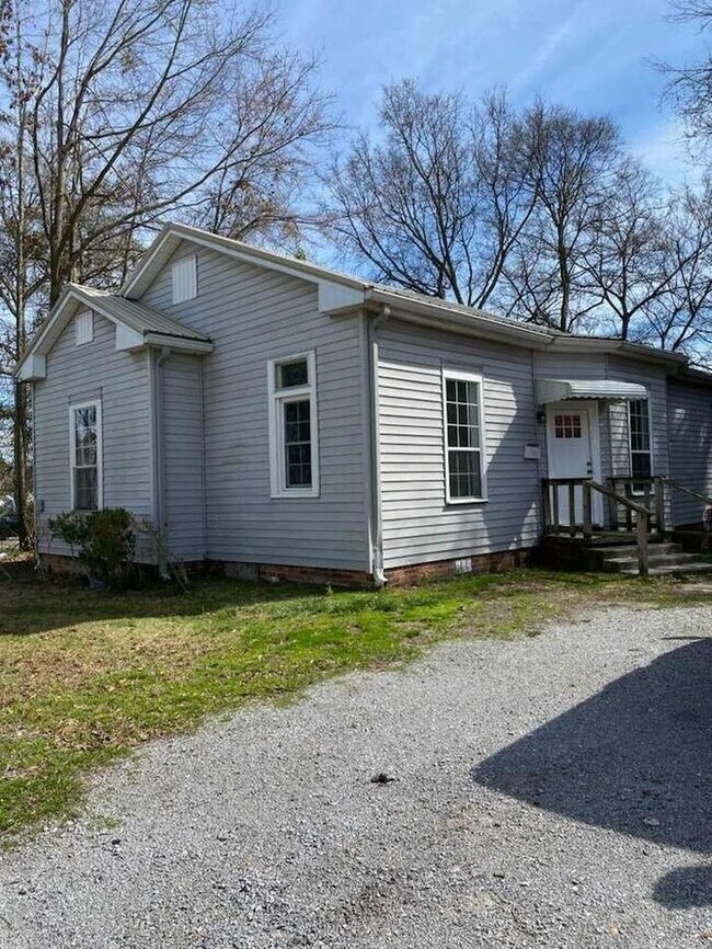 Primary Photo - Beautiful 3/1 House in Gadsden, AL