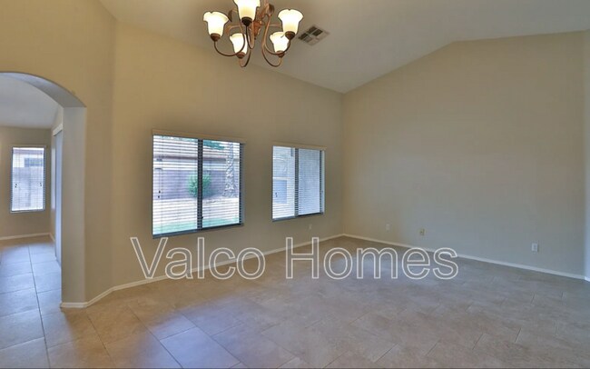 Building Photo - 1593 E Wildhorse Pl