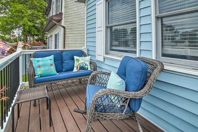 Building Photo - 8320 Bayside Rd