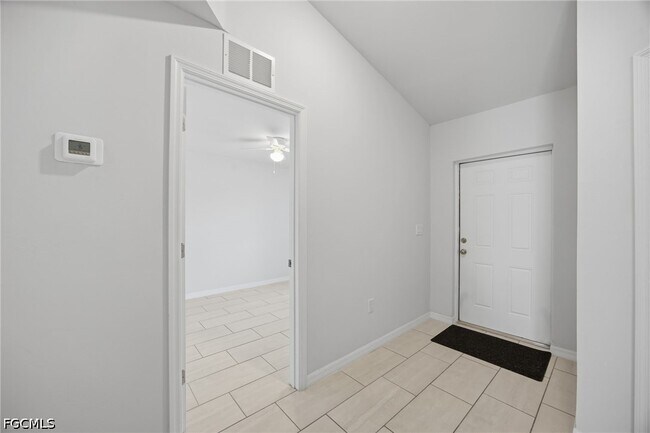 Building Photo - 1426-1428 Cape Coral Pkwy W
