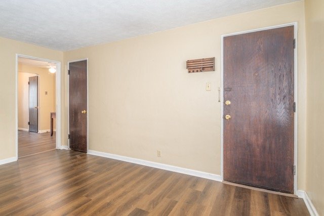 Building Photo - 527 Corona Ave