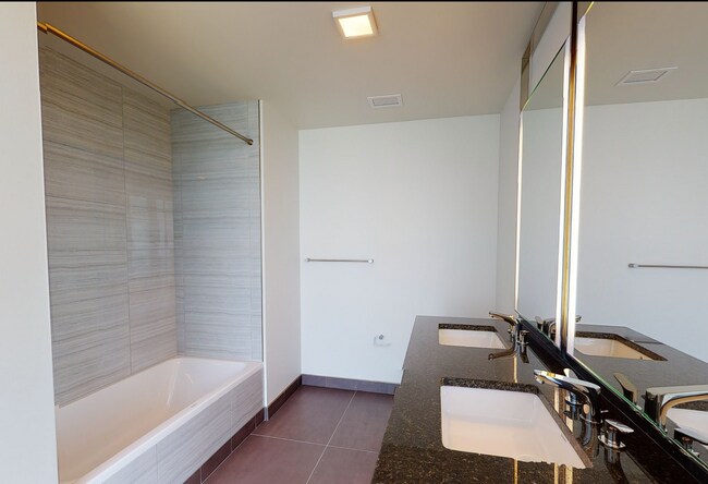 Bathroom - 1251 S Prairie Ave