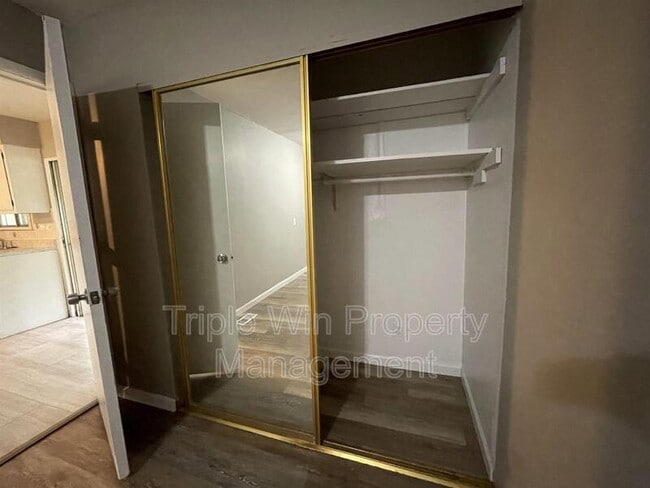 Building Photo - 2733 Tiara Dr