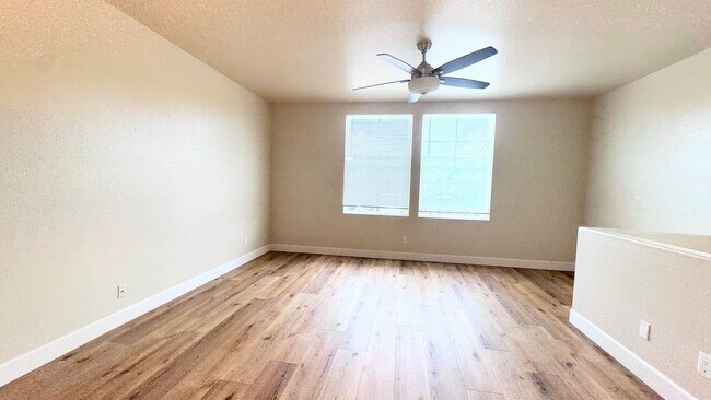 Building Photo - Unfurnished 1 Bedroom with AC and Private ...