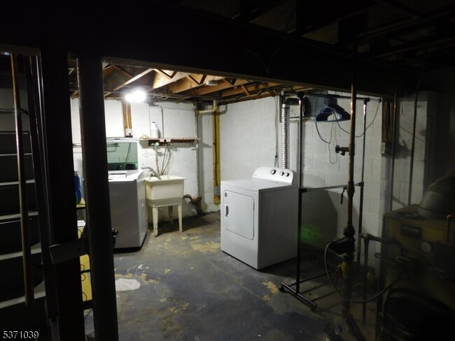 Building Photo - 584 Co Rd 614