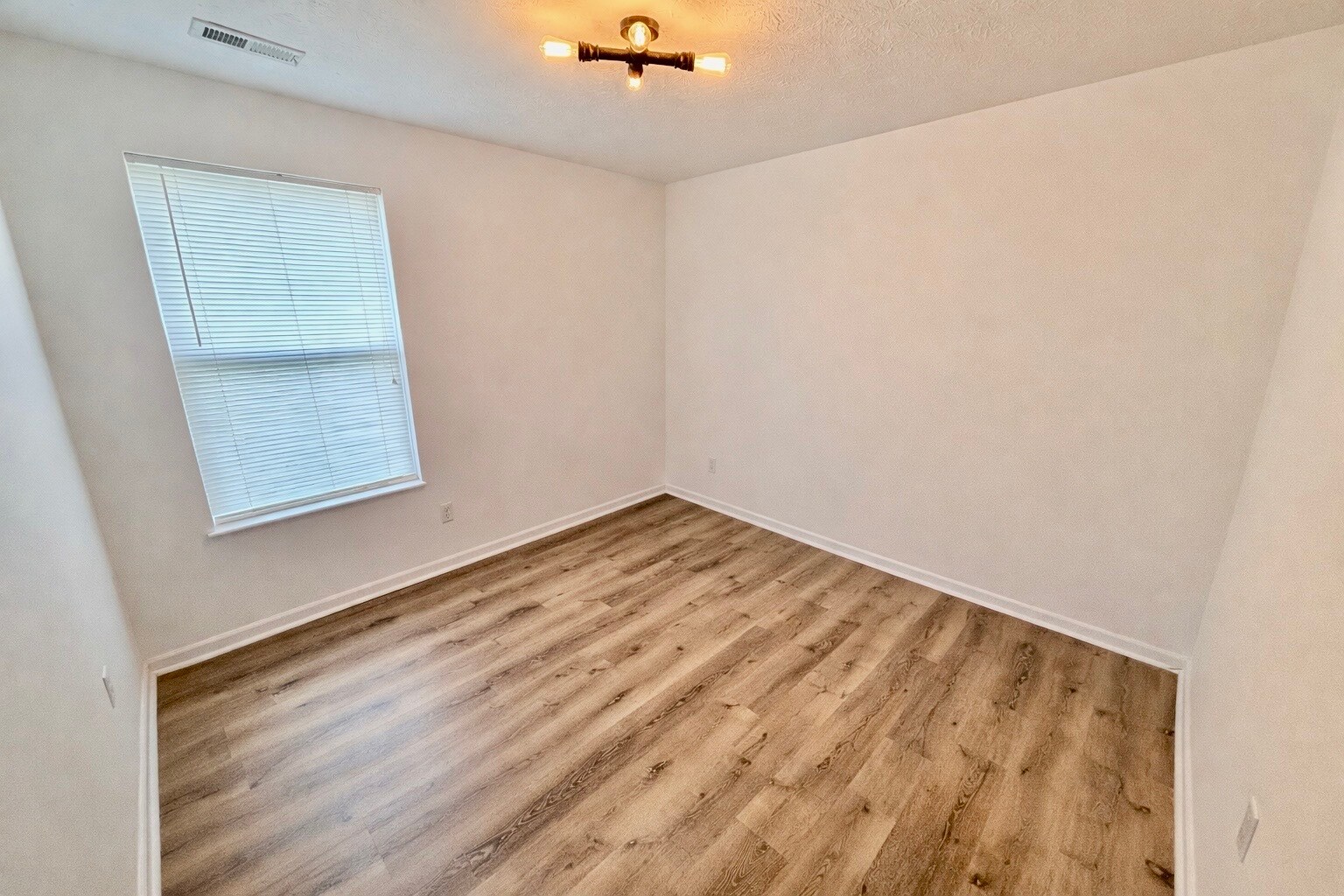 Building Photo - 3230 Monterey Dr