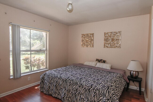 Building Photo - 4807 Via Palm Lakes Via