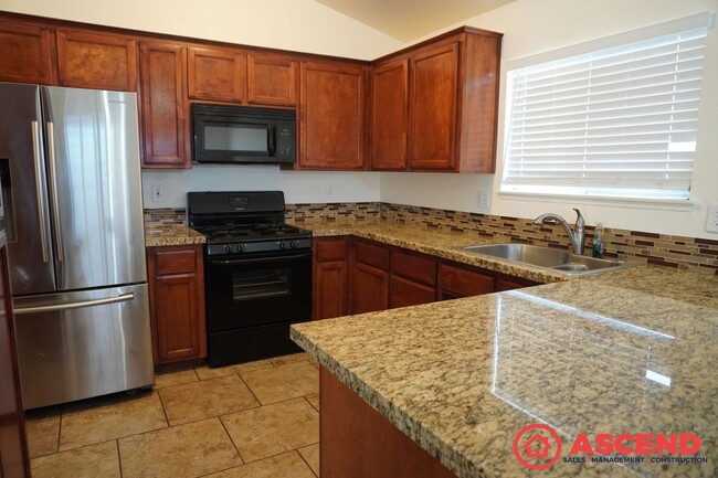 Building Photo - Cozy home located in Southeast Bakersfield