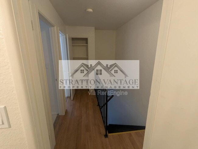 Building Photo - 545 W 16th Ave