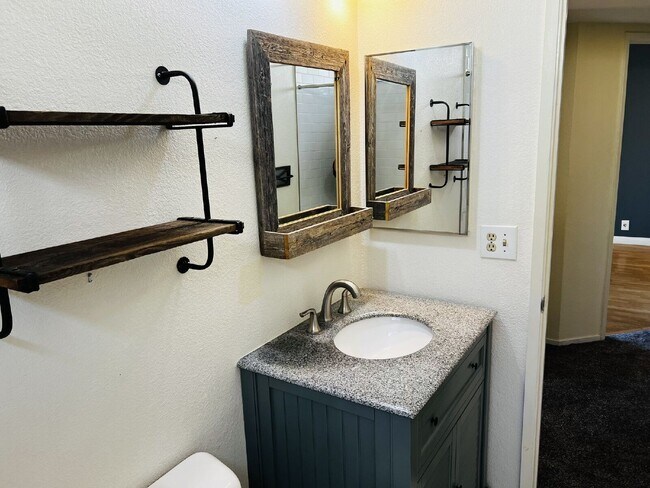 Building Photo - 3036 Avenida Christina