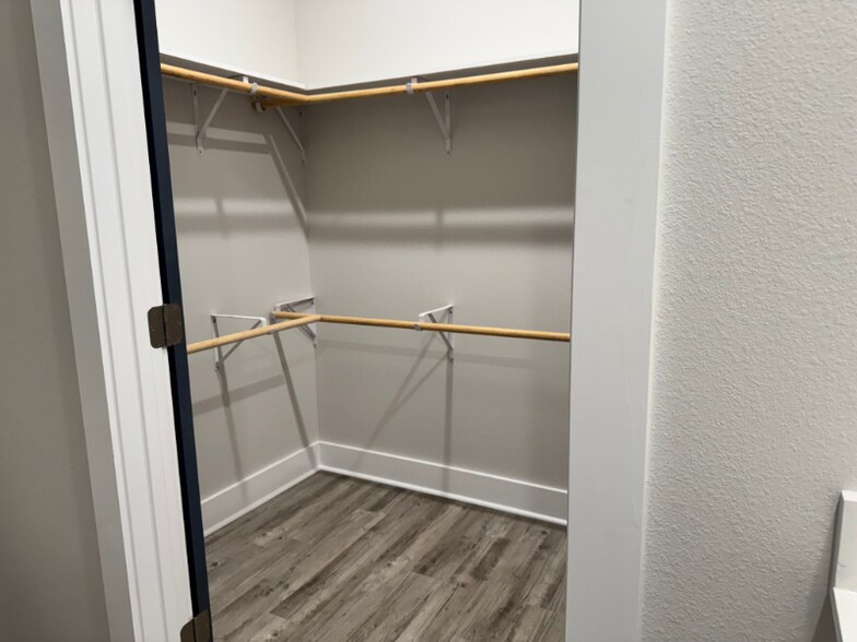 Building Photo - 324-A Anne St