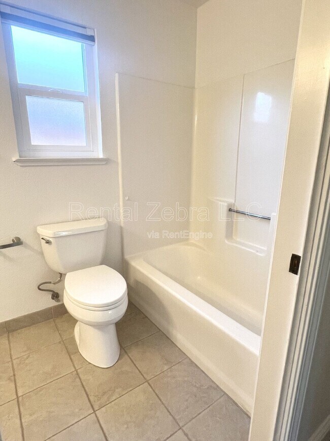 Building Photo - 2125 Northridge Dr