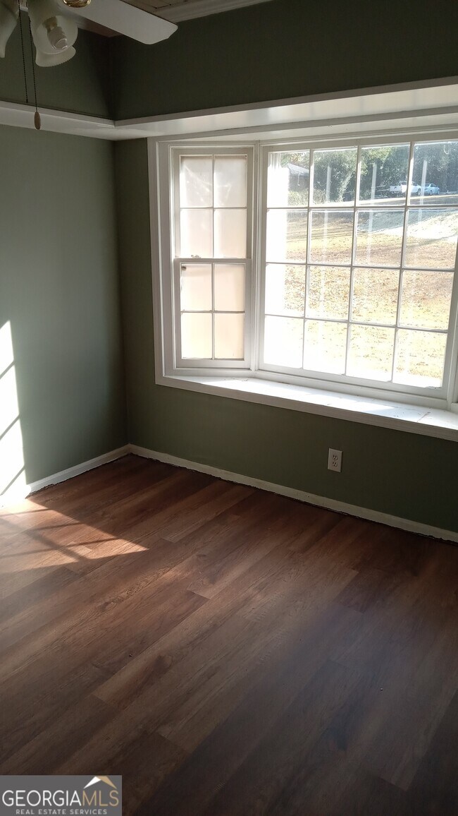 Building Photo - 81 Woodruff St