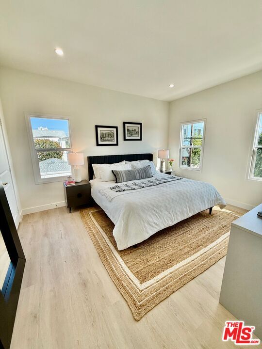 Building Photo - 900 N Alfred St