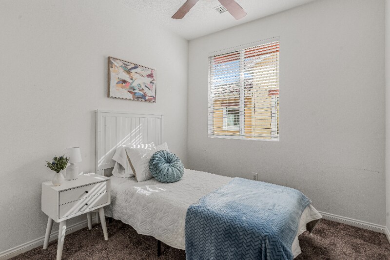 Building Photo - 2916 Esperanza Way