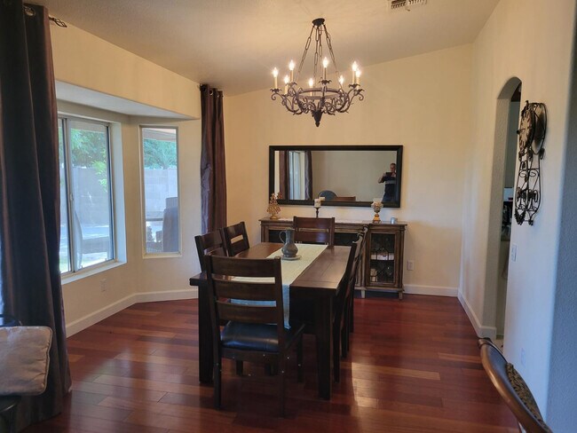Building Photo - 3361 E Sequoia Dr