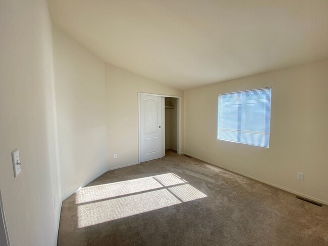 Building Photo - 3 Bedroom Mobile Home for Rent in Santa Rosa