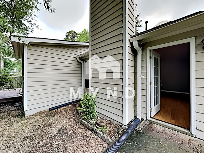 Building Photo - 1486 Carriage Ln