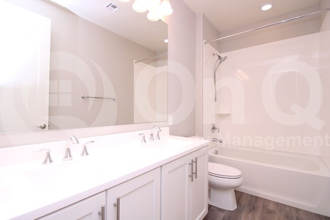 Building Photo - 7437 E Via De Luna Dr