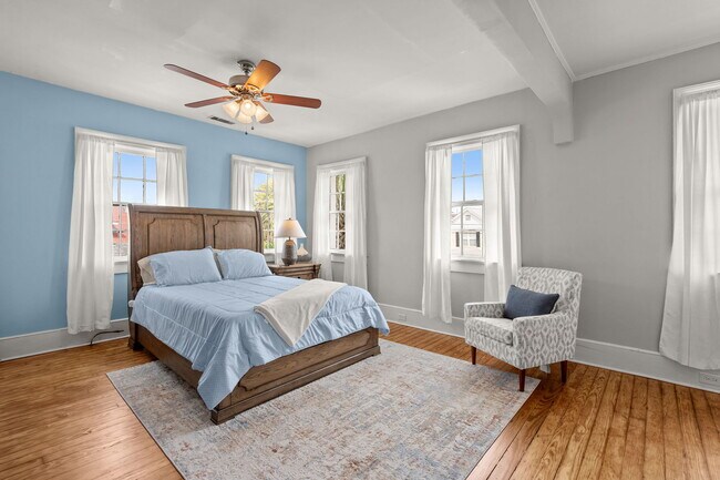 Building Photo - 335 Ashley Ave