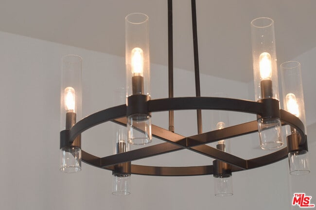 Building Photo - 1727-1727 Glendon Ave