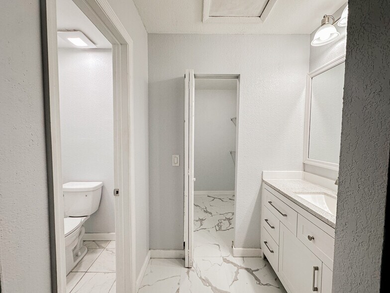 Building Photo - 5266 Gate Lake Rd