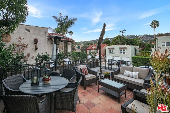 Building Photo - 855 N La Jolla Ave