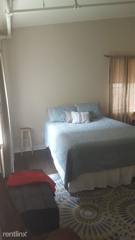 Building Photo - 216 S 16th St