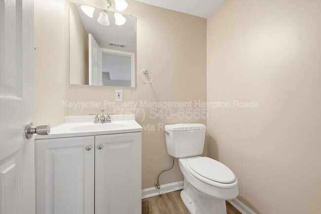 Building Photo - 211 Madrid Dr