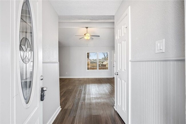 Building Photo - Welcome to this fully remodeled 4/2/2 brick home near Lake Conroe! With new AC/heat, roof, water ...