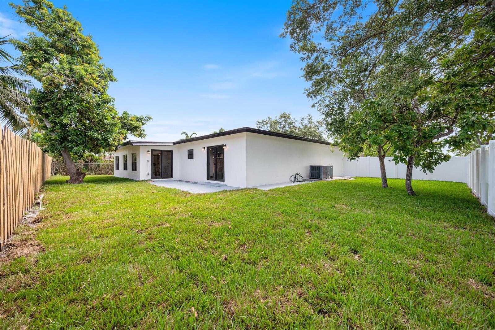 Building Photo - 8201 NW 67th Ave